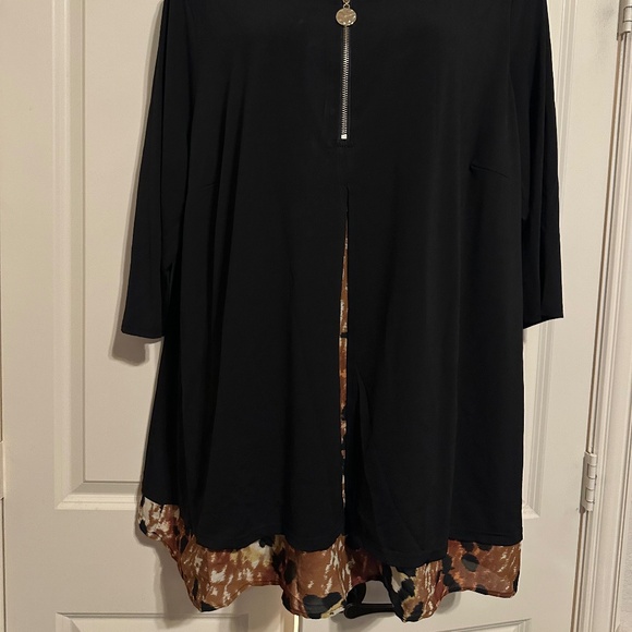 Avenue tunic with outer layer in black with brown print sz 26/28 NWT - Picture 1 of 6